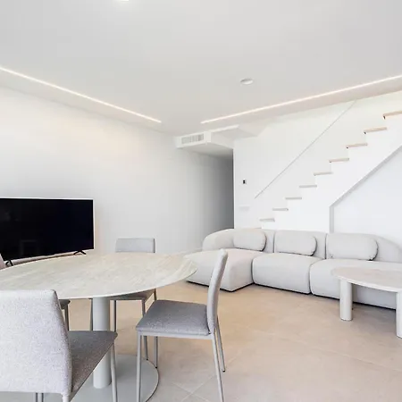 Skyline Grand Con Aticos Duplex Y Piscinas Privadas Dénia